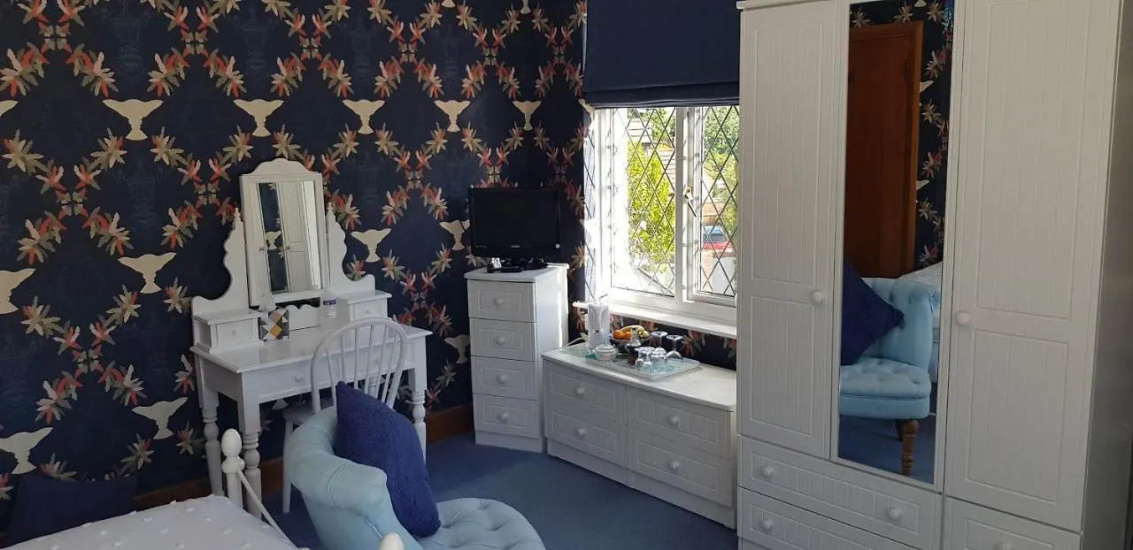 Wychwood House 2*