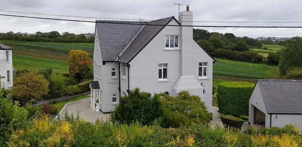Bed & Breakfast Wychwood House Penally