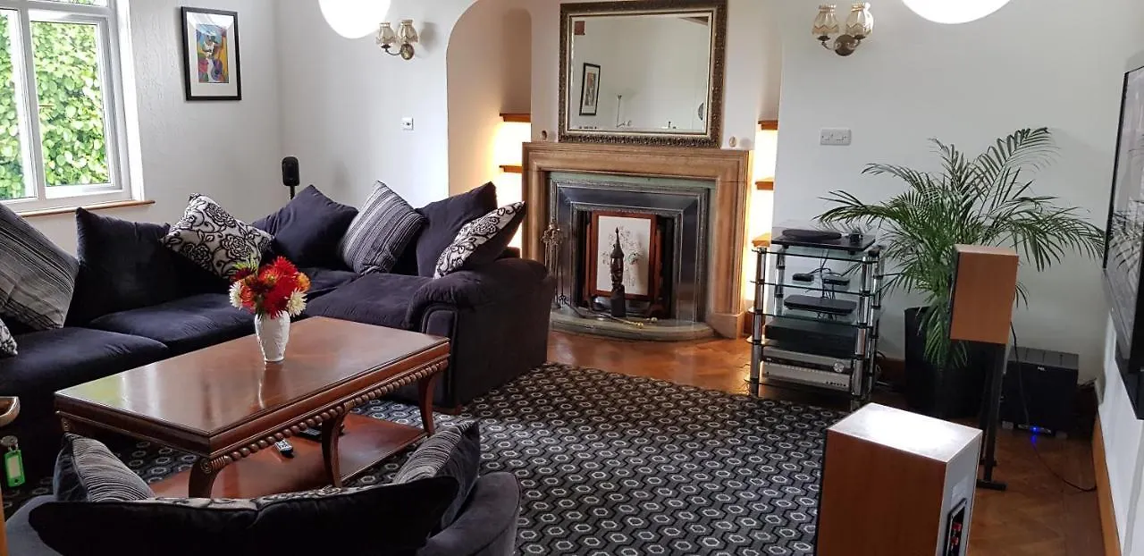 Wychwood House Bed & Breakfast 2*