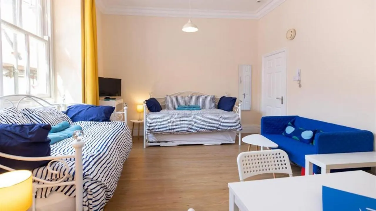 Holiday home Royal Victoria Crt 6