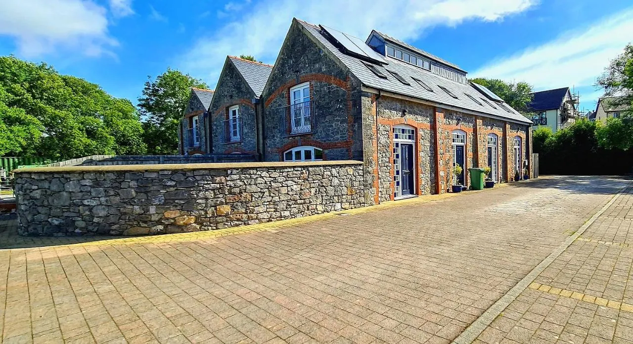 Holiday home The Old Pump House Tenby