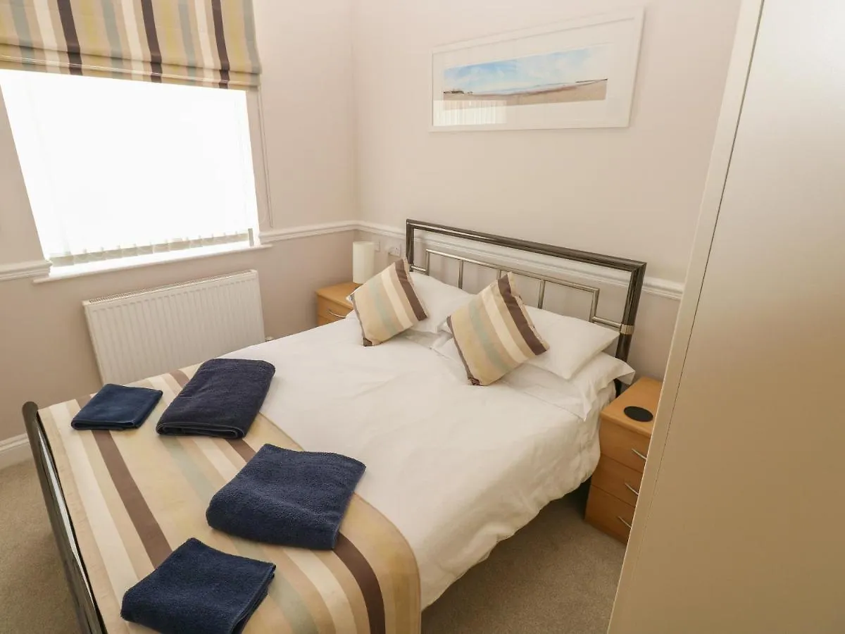 6 South Court Tenby