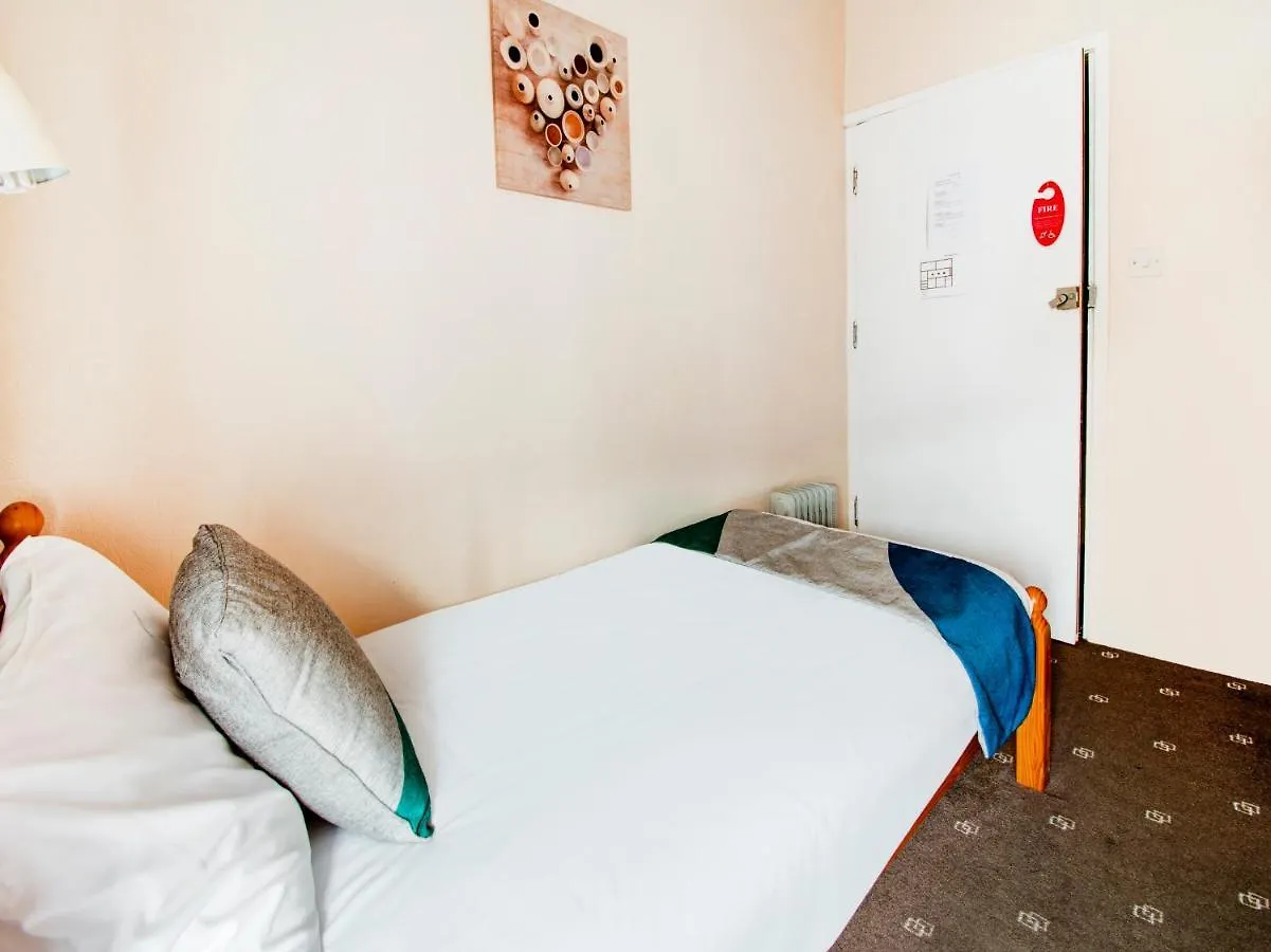 The Albany Hotel 2*