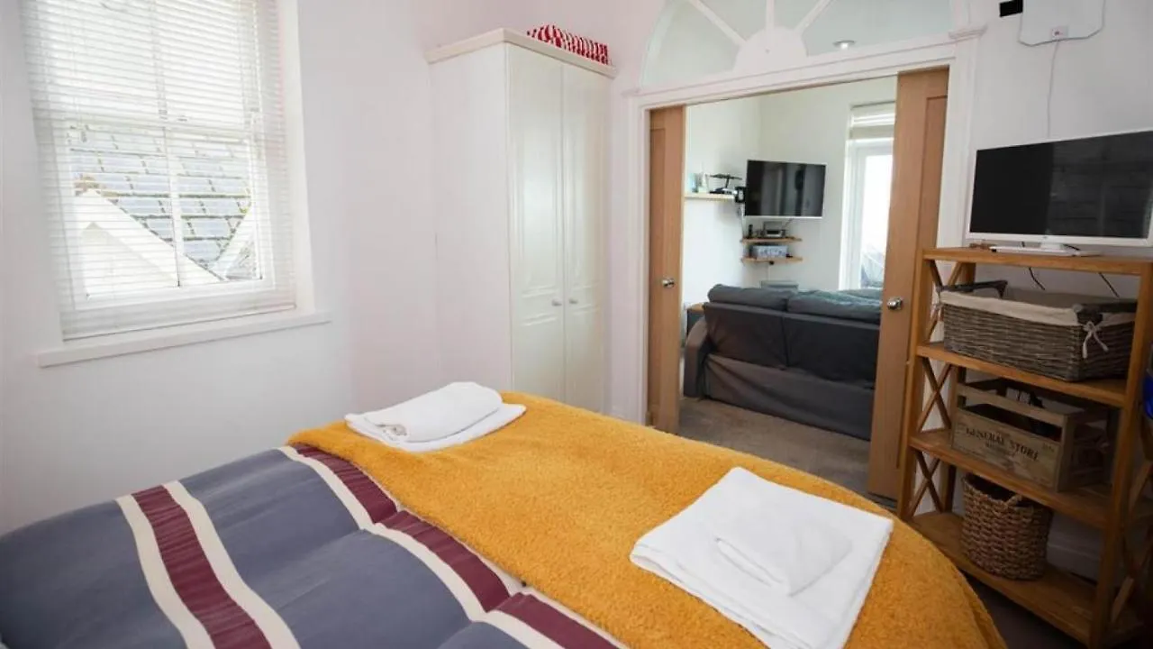 Apartment Royal Victoria Court 11 Tenby