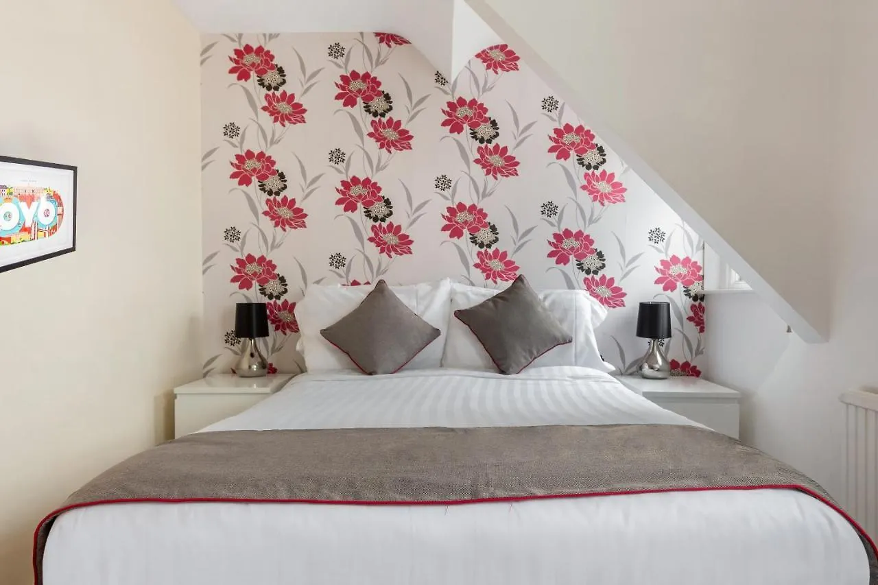 Hotel Oyo Timothy's 2*