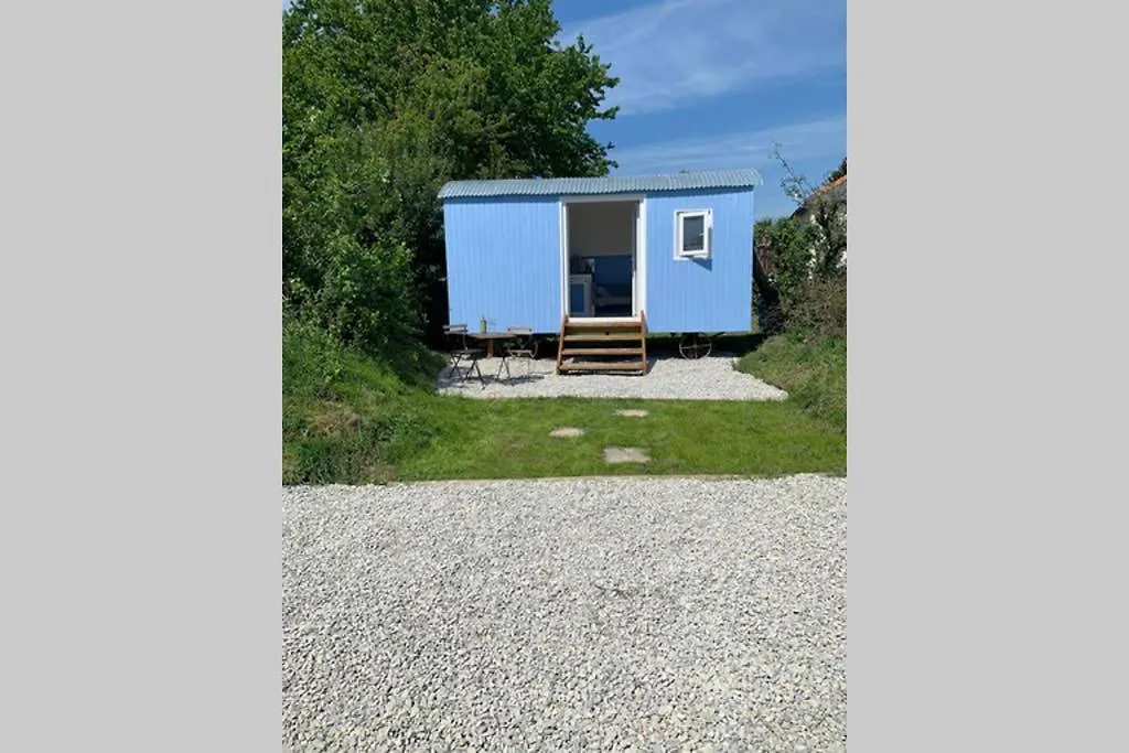 Apple Tree Hut Apartment Tenby