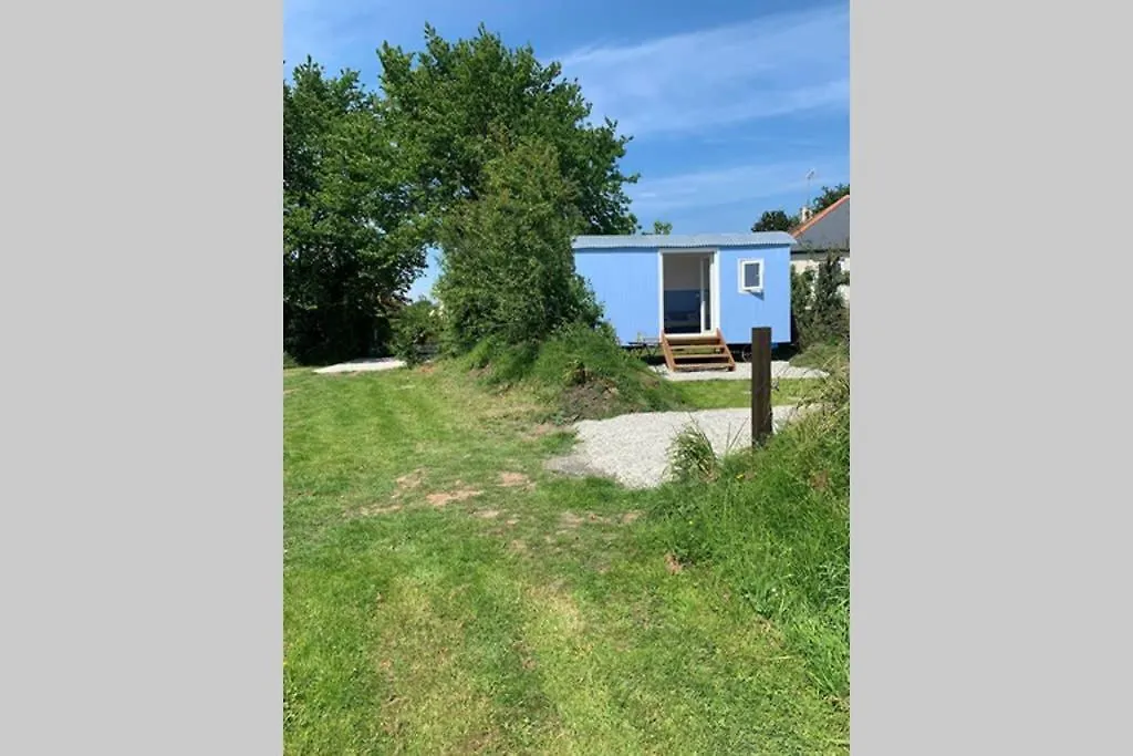 Apple Tree Hut