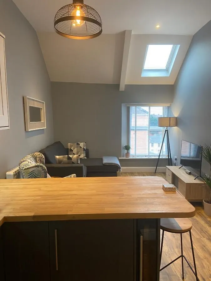 Stylish Apartment, Great Location, Parking
