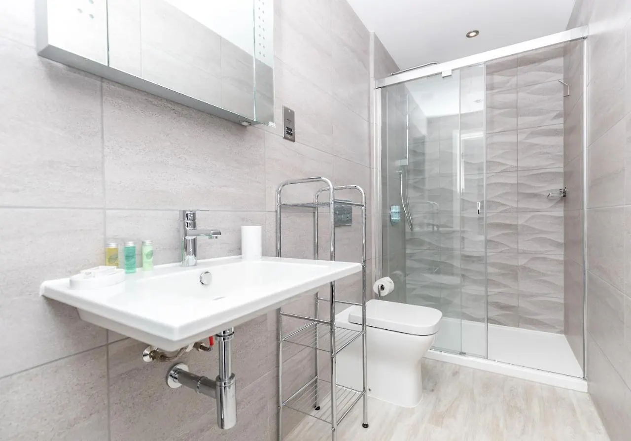 11 Waterstone House Tenby