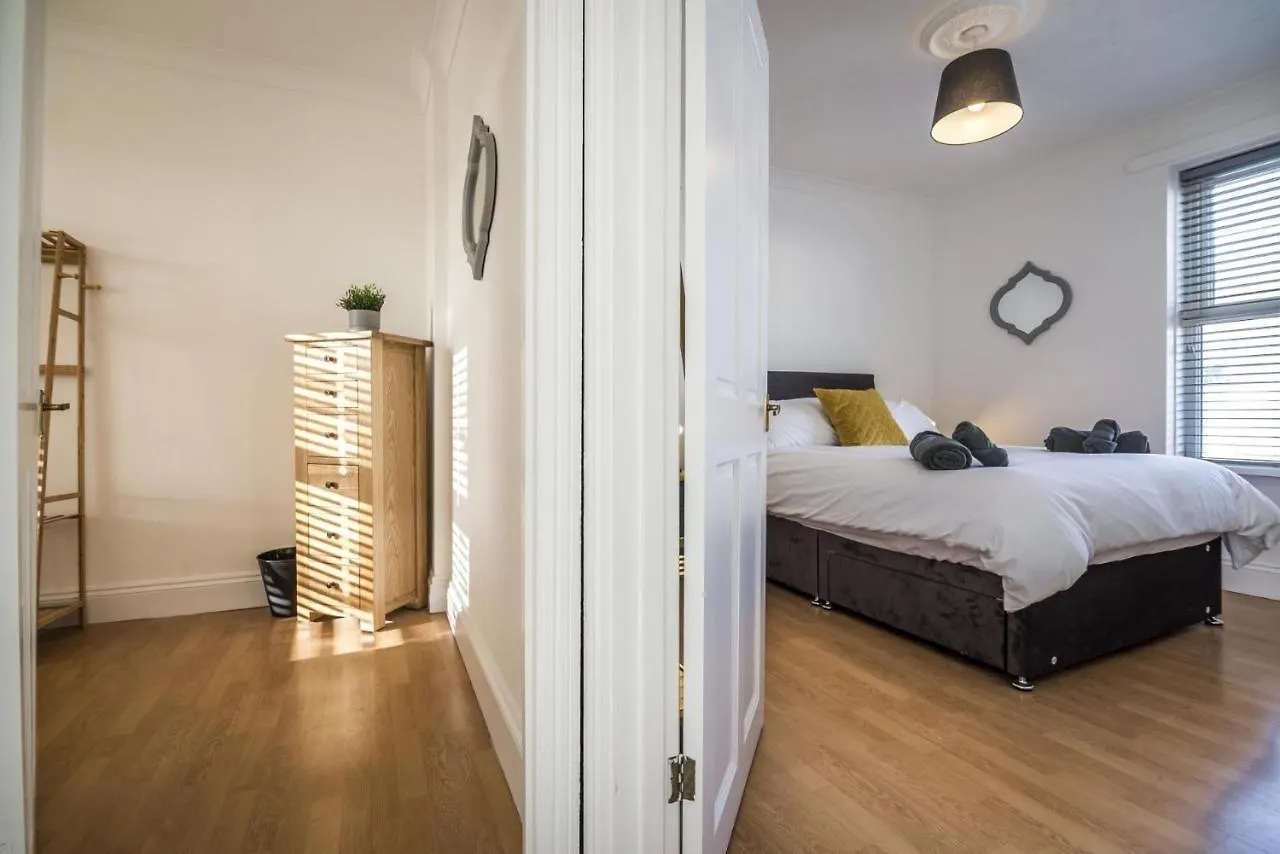Ivydene - 3 Bedroom Holiday - Apartment