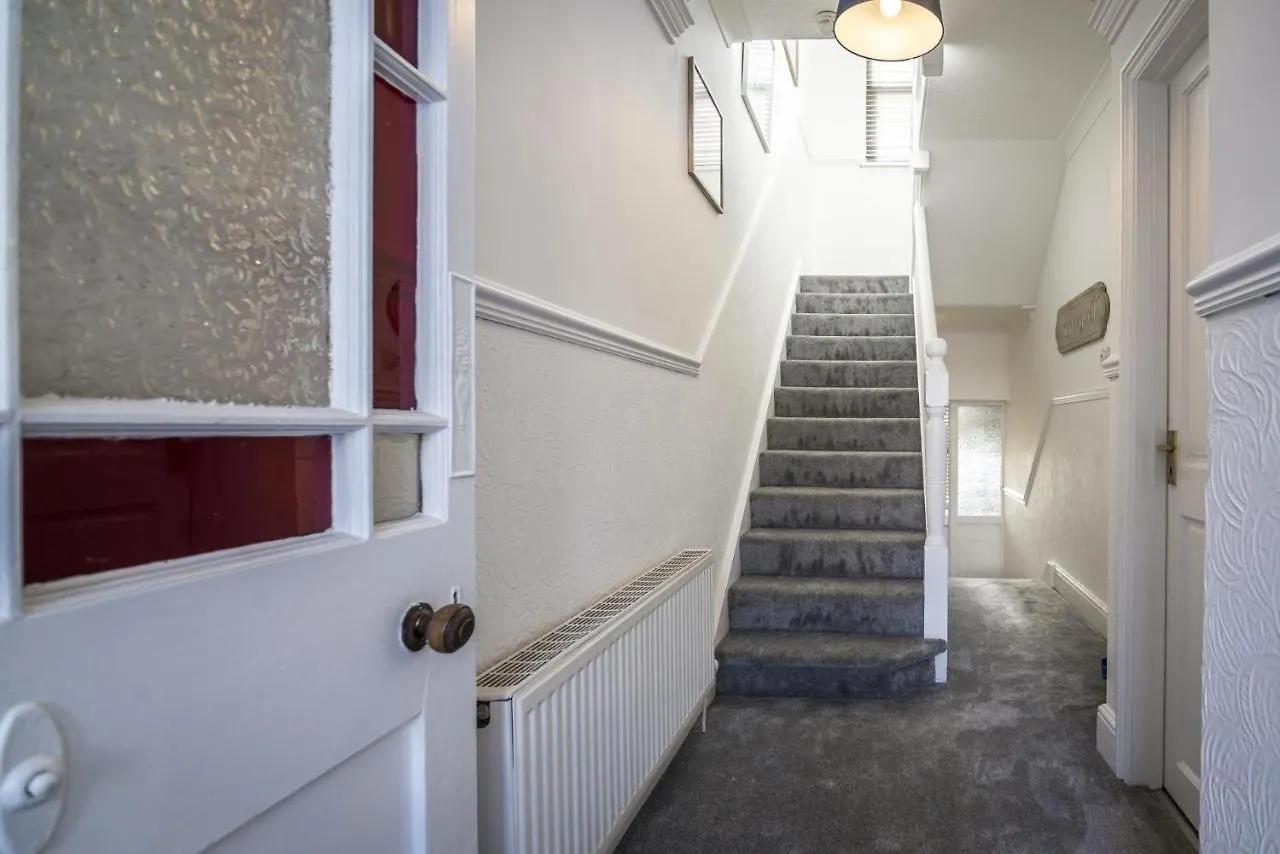 Apartment Ivydene - 3 Bedroom Holiday - *