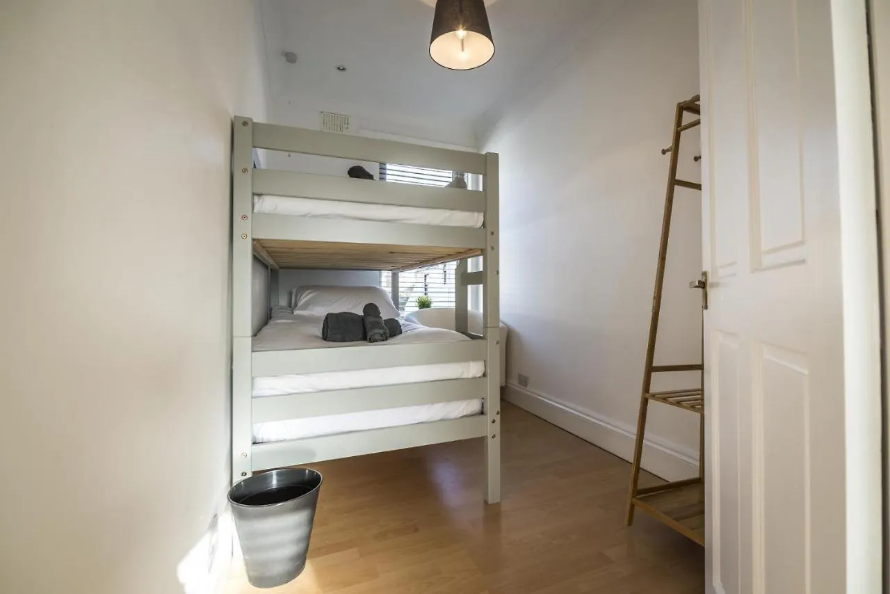Apartment Ivydene - 3 Bedroom Holiday - *