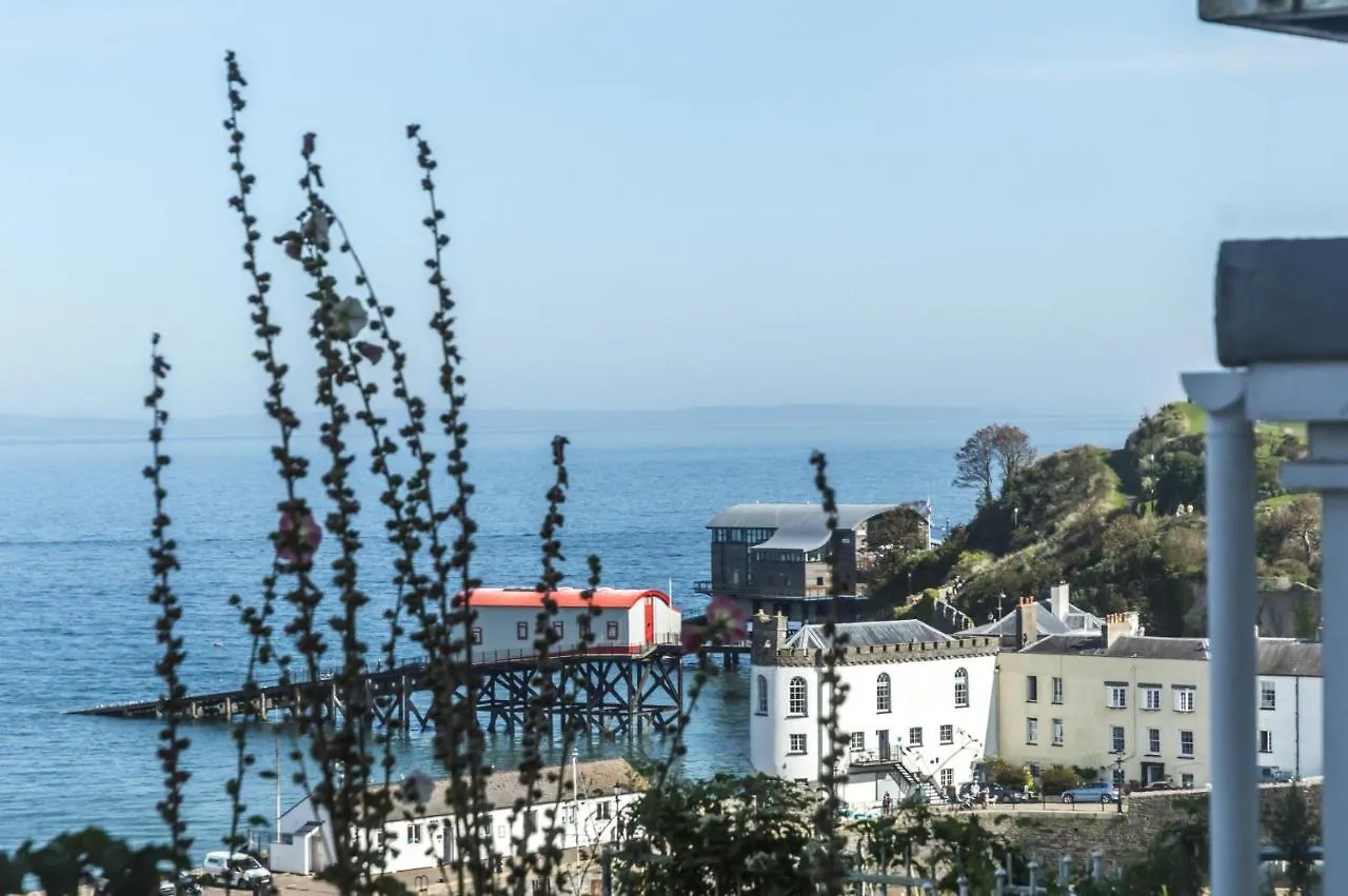 Sea Legs - 2 Bedroom - Windsor House - * United Kingdom