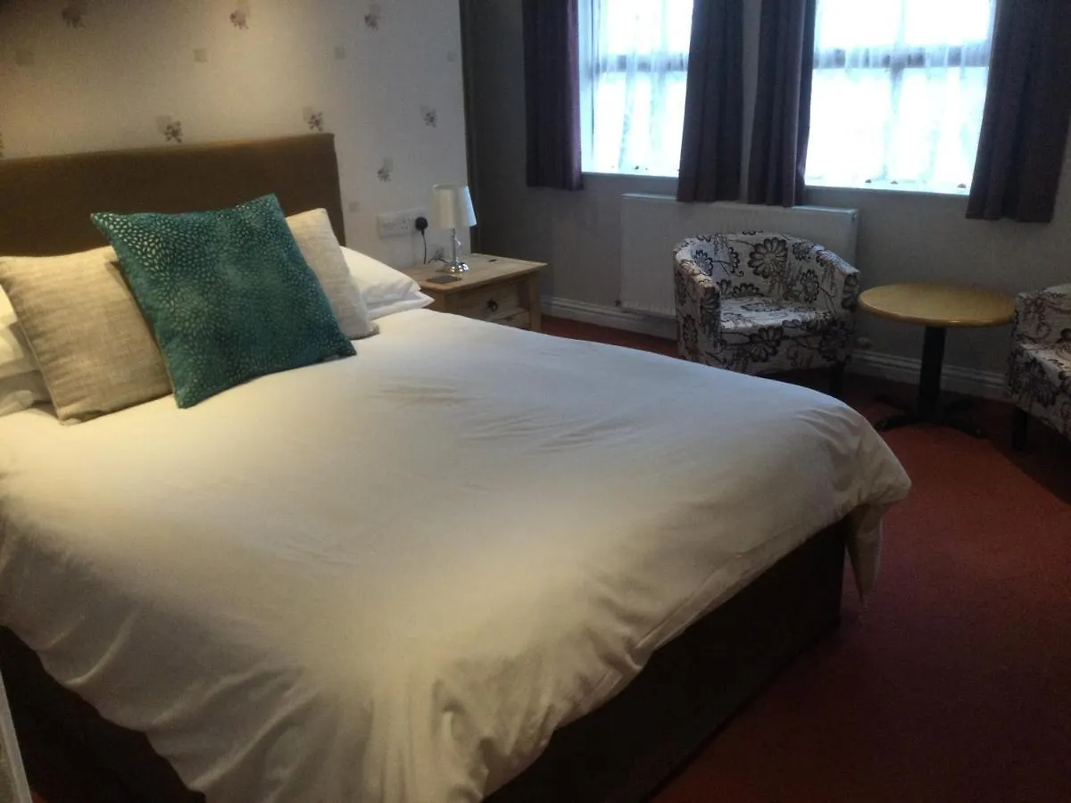 Guest house New Overlander Inn Penally