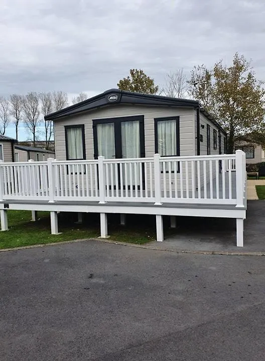 Platinum Static Caravan Hire Kiln Park Holiday home Tenby