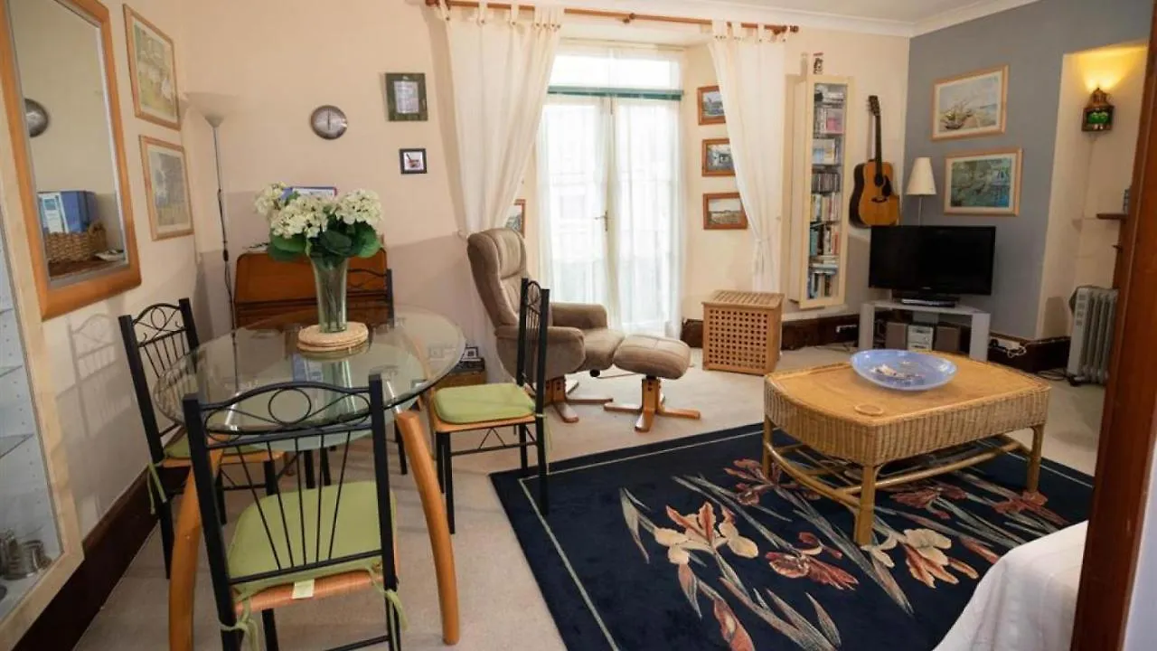 Tredegar House Flat 4 * Tenby