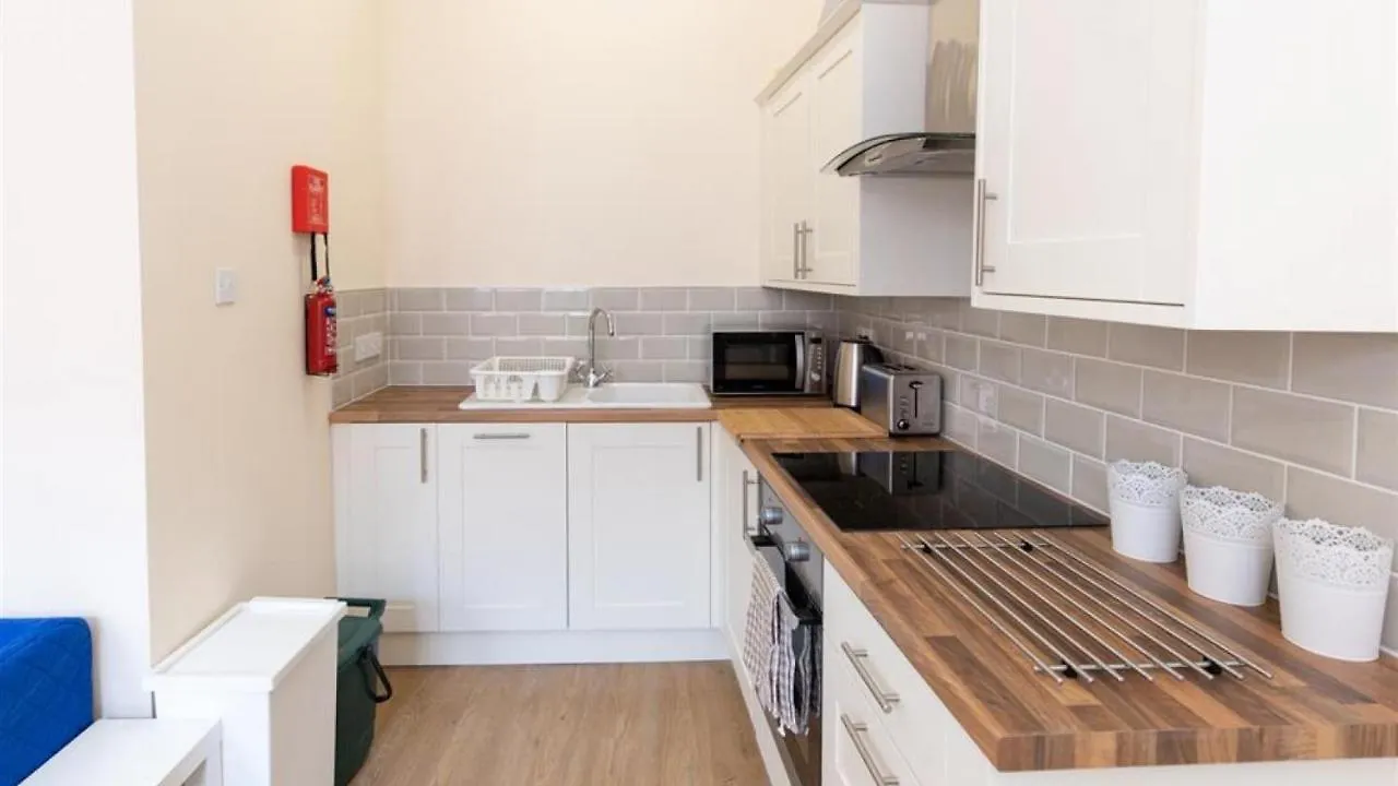 Holiday home Royal Victoria Crt 6 *