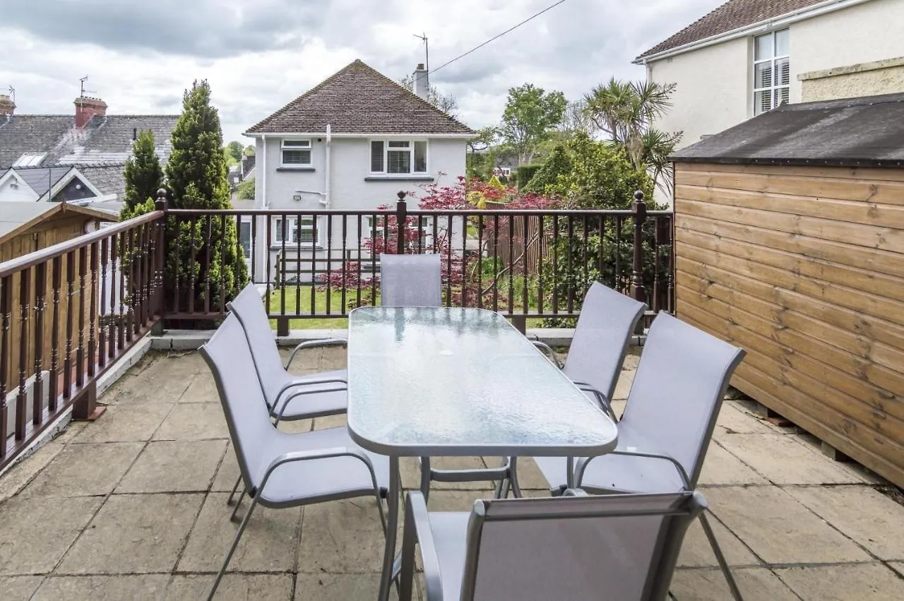 Holiday home Mayfield House - 4 Bedroom House - *