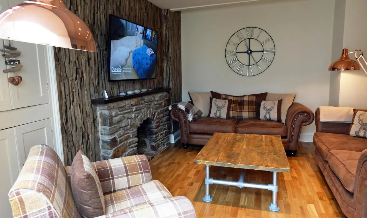 8 Culver Park - Close To And Town Centre