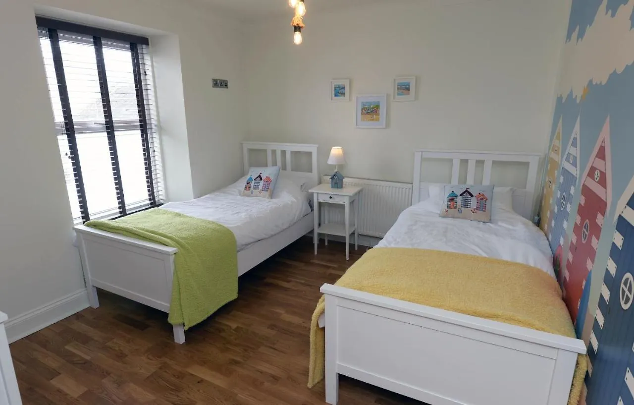 8 Culver Park - Close To And Town Centre *
