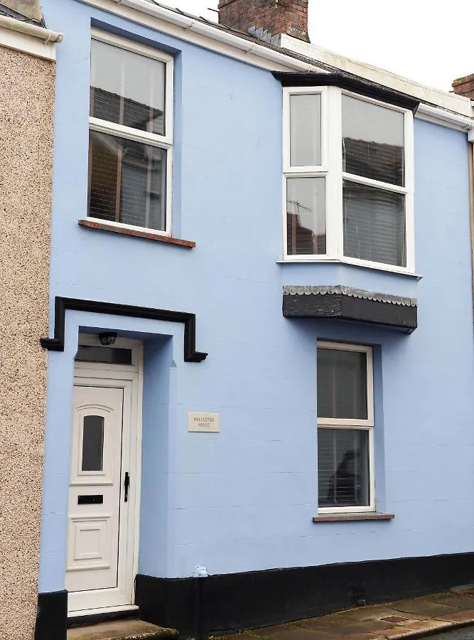 8 Culver Park - Close To And Town Centre *