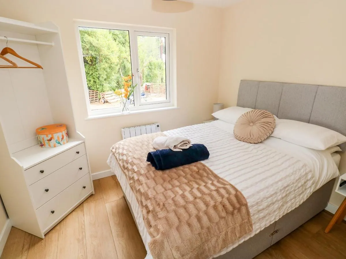 Holiday home Skomer Bier Wood Lodges