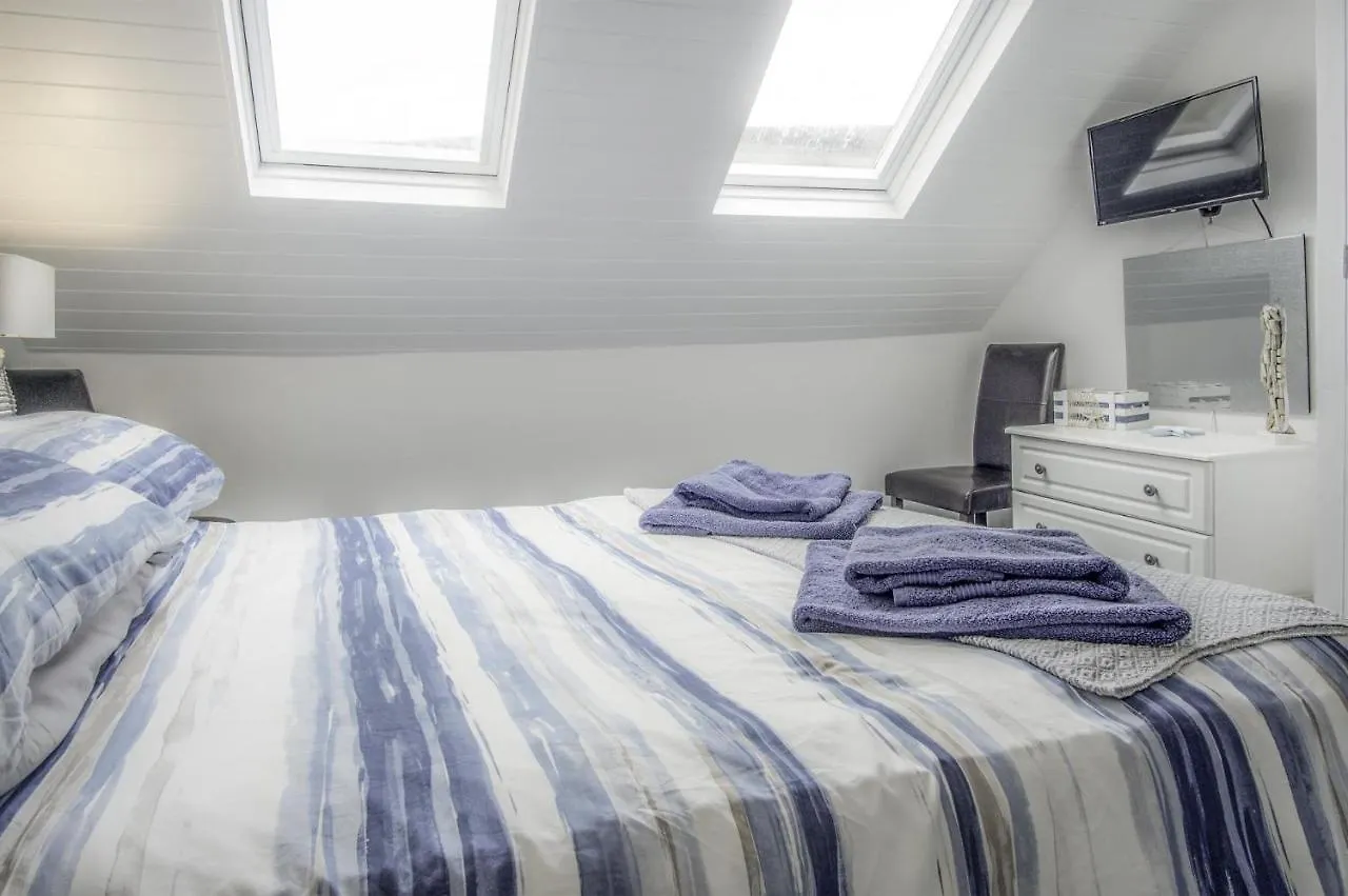 St Julians View - 1 Bedroom - Apartamento Tenby