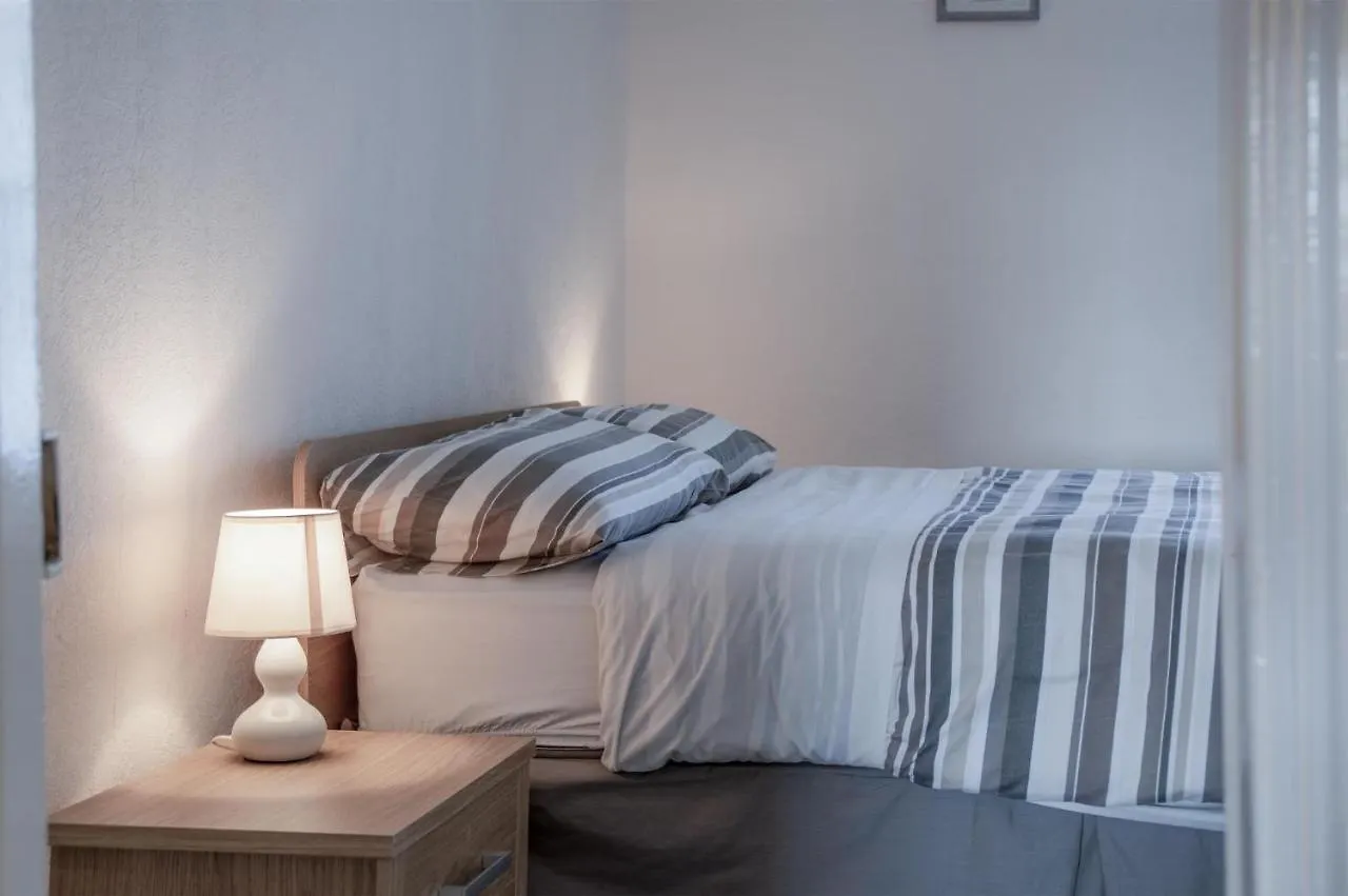 דירה Dragons Den - 2 Bedroom - *