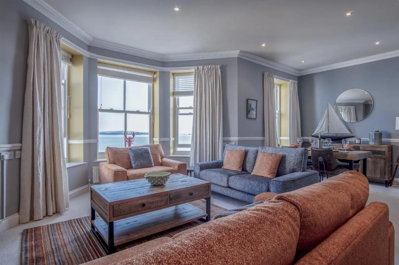 Judith's View - 3 Bedroom - Tenby