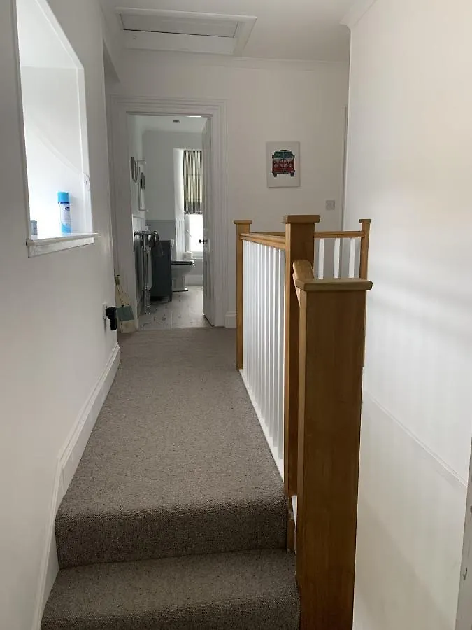 Hobbes Cottage, Pets Allowed Tenby
