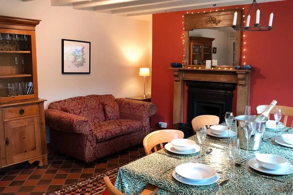 Stunning & Spacious House In Holiday home