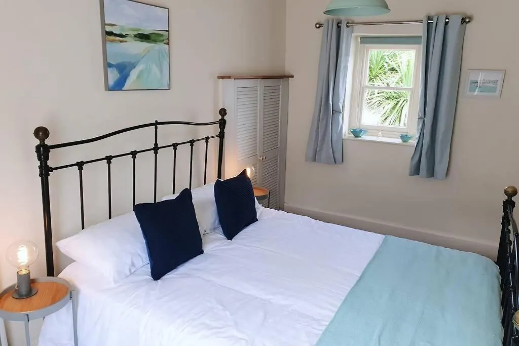 Stunning & Spacious House In Holiday home *