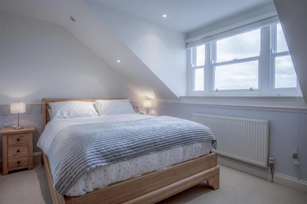 South View - 2 Bedroom - Apartment *