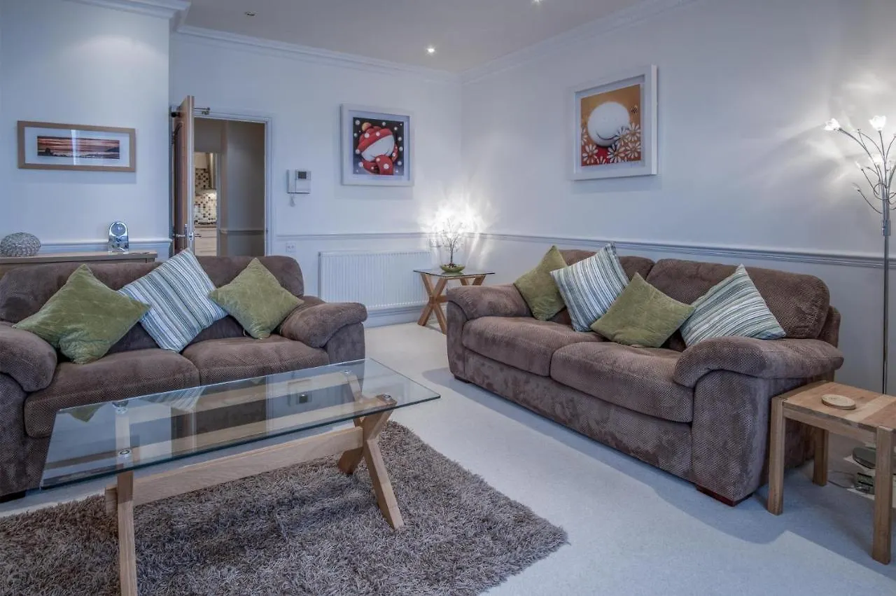 South View - 2 Bedroom - Apartment Tenby