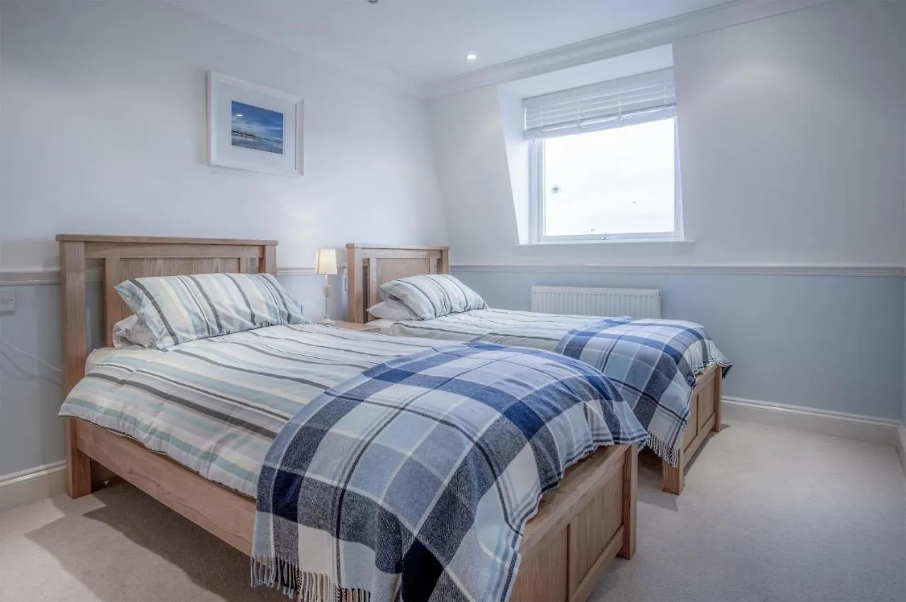 South View - 2 Bedroom - Apartment Tenby