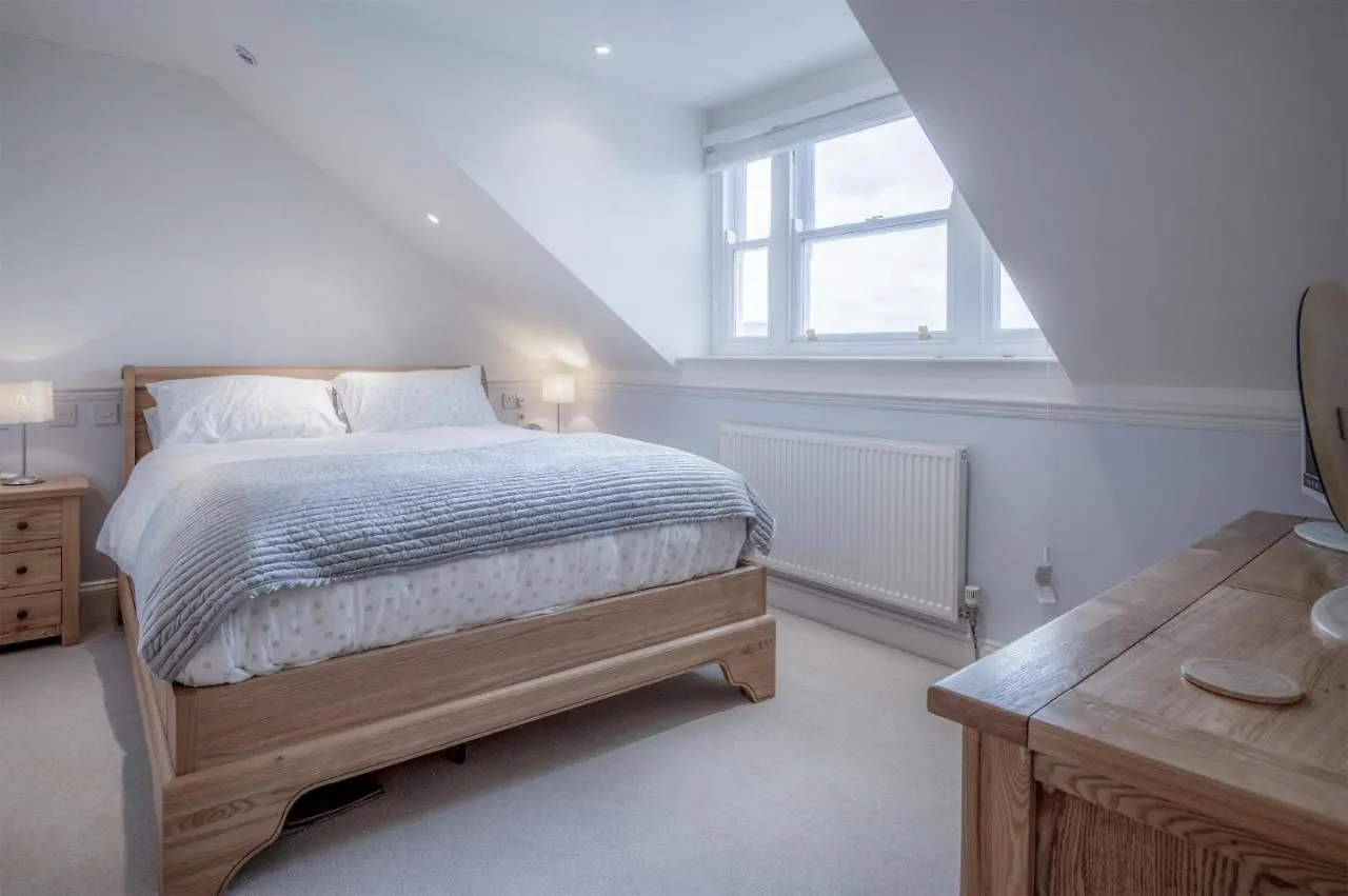 South View - 2 Bedroom - * Tenby