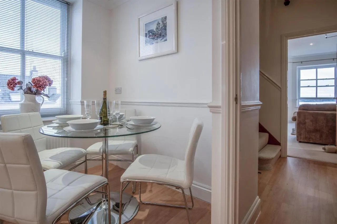 Apartment South View - 2 Bedroom -