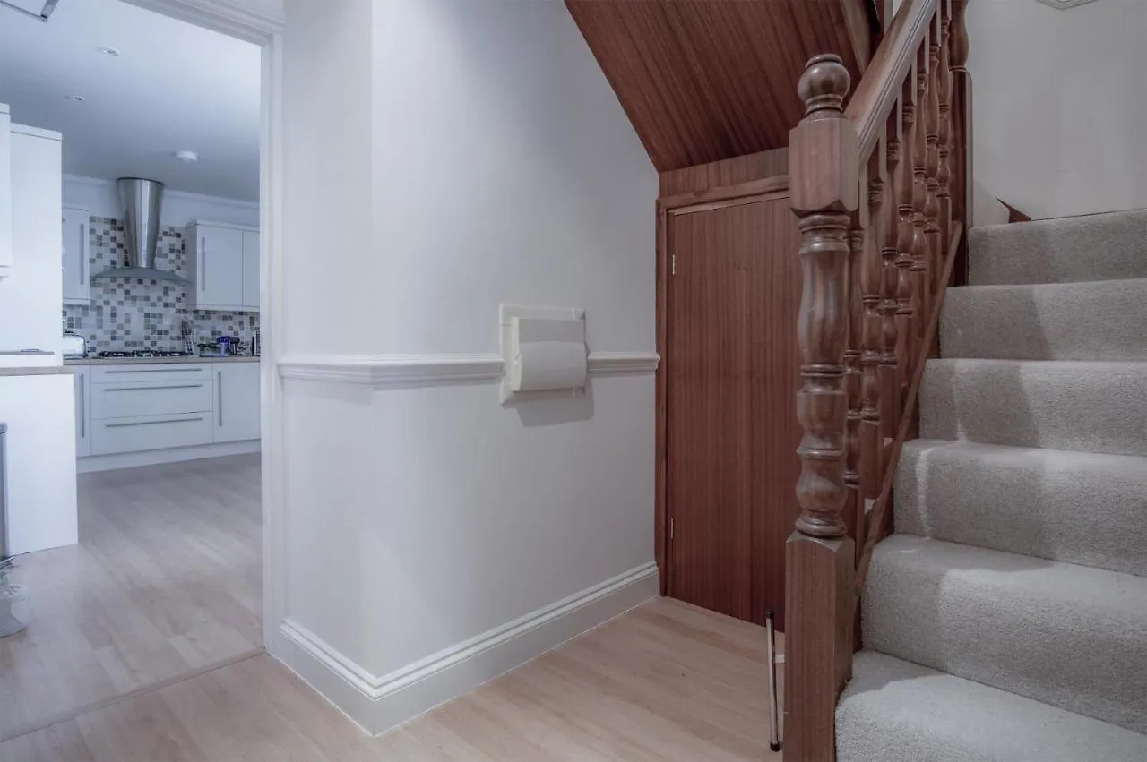 Apartment South View - 2 Bedroom - Tenby