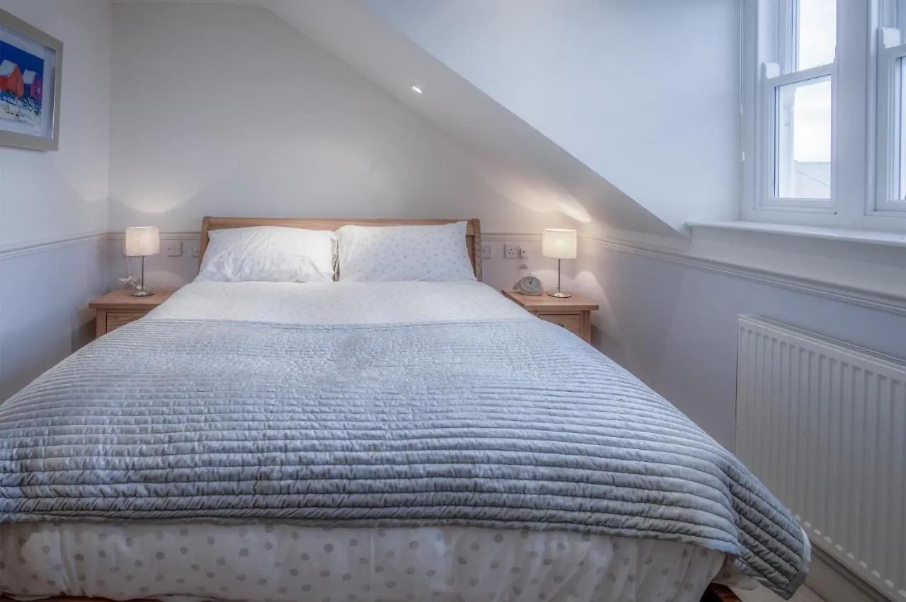 South View - 2 Bedroom - Tenby