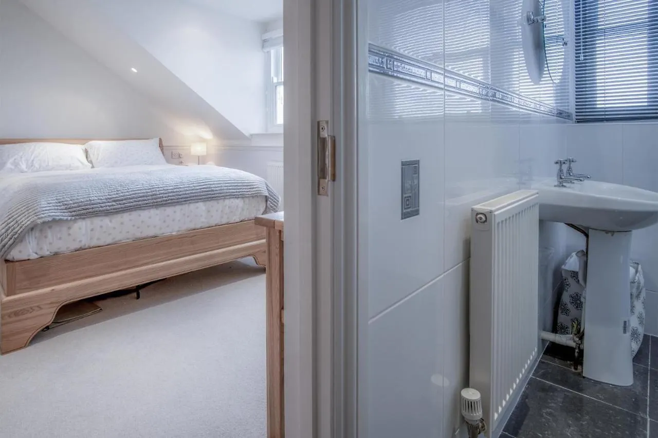 South View - 2 Bedroom - * Tenby
