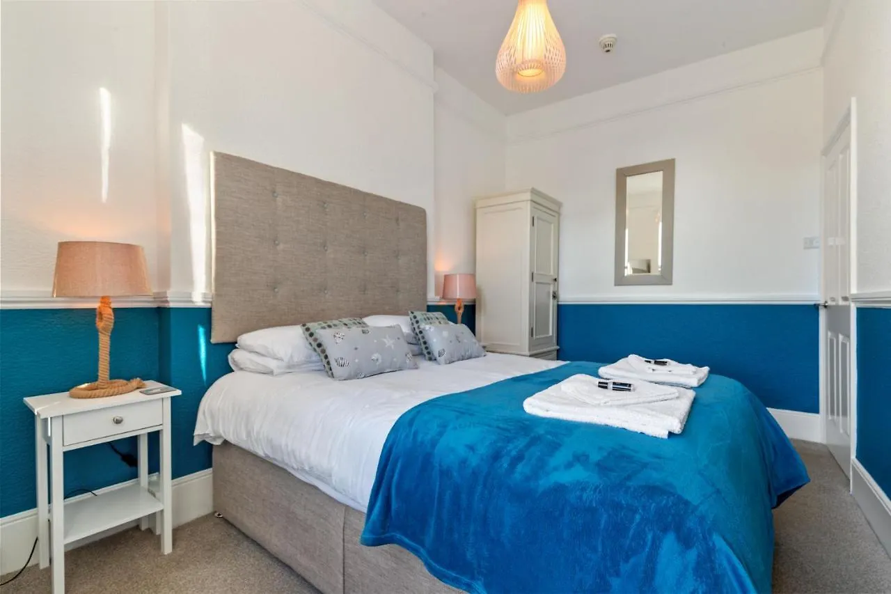 Apartment Sail - Beautiful Apartment, Minutes Walk To And Town Centre *