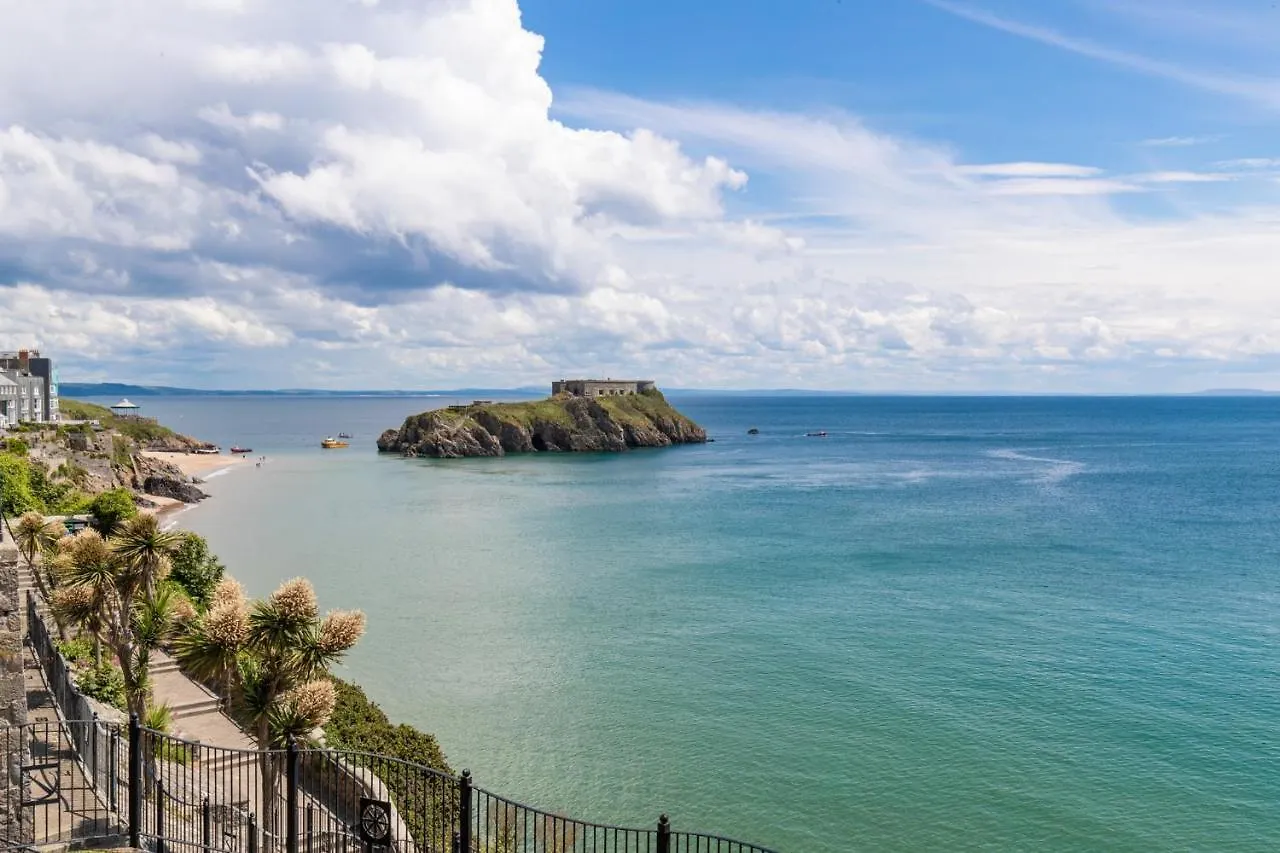 Sail - Beautiful Apartment, Minutes Walk To And Town Centre * Tenby