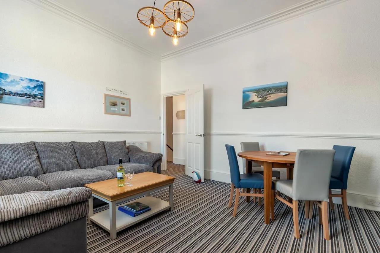 Apartment Sail - Beautiful Apartment, Minutes Walk To And Town Centre *