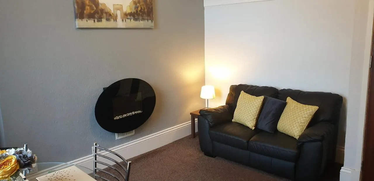 Lockinbar Holiday Apartments Tenby