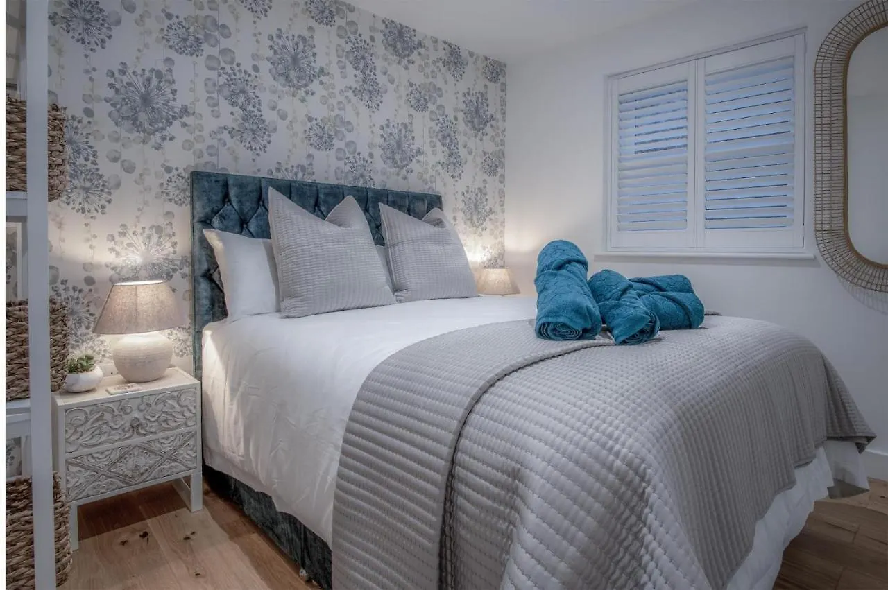 Apartment Midnight - 2 Bedroom Apartment - Tenby