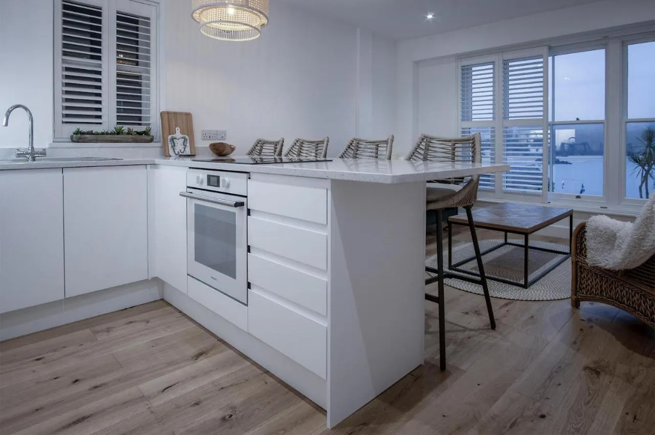 Apartment Midnight - 2 Bedroom Apartment - Tenby *