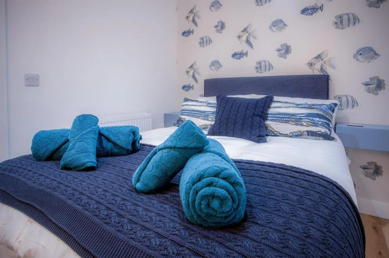 Midnight - 2 Bedroom Apartment - Tenby