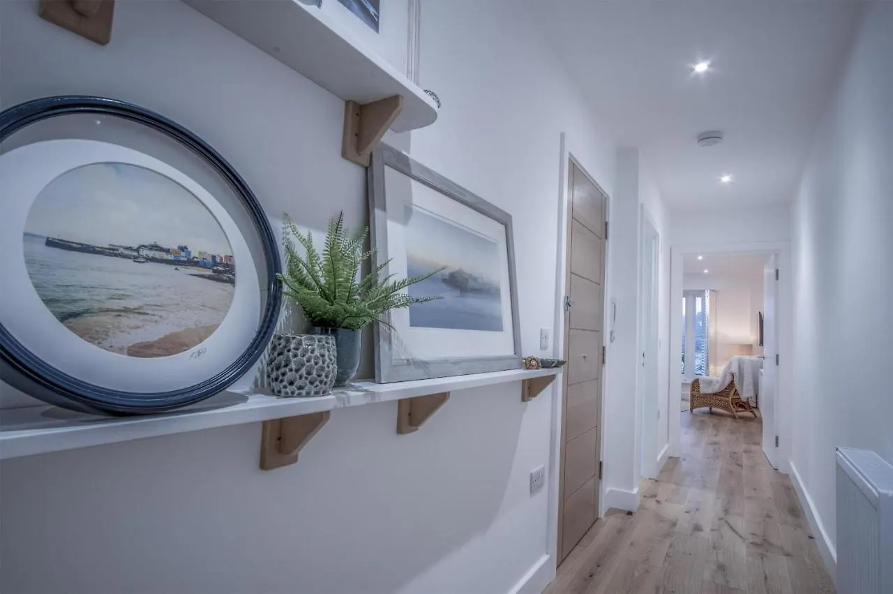 Apartment Midnight - 2 Bedroom Apartment - Tenby