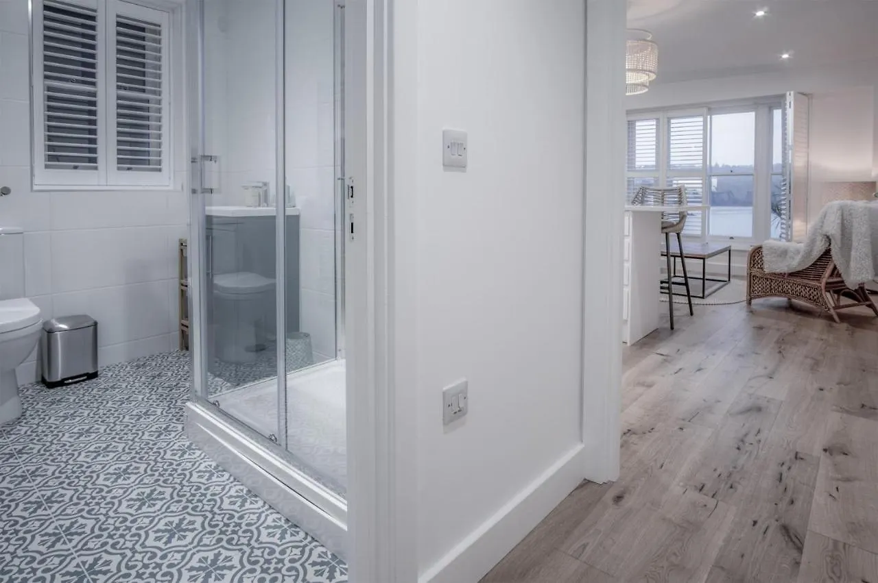 Apartment Midnight - 2 Bedroom Apartment - Tenby Tenby