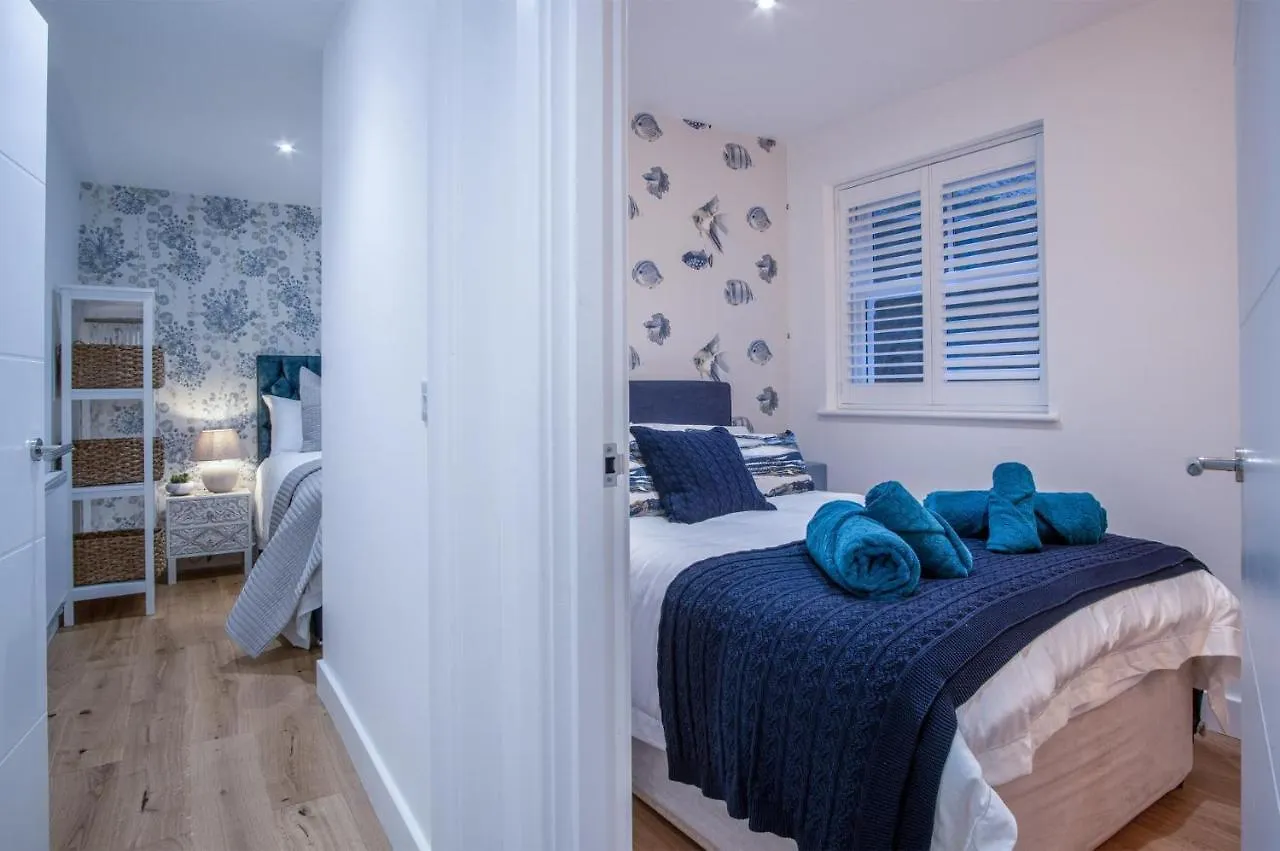 Midnight - 2 Bedroom Apartment - Tenby *
